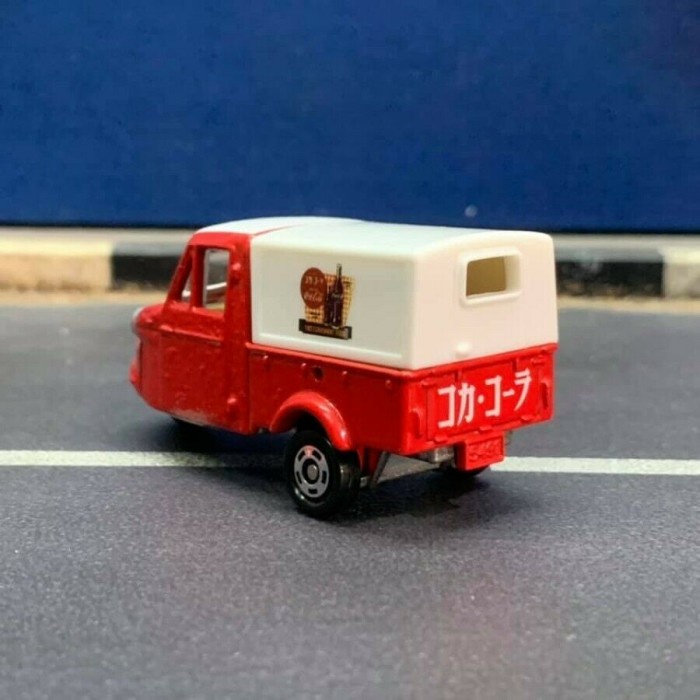 Tomica Kuji 8 Coca Cola Art Collection Daihatsu Midget China #A