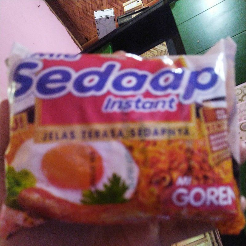 

mie instan goreng (sedap)