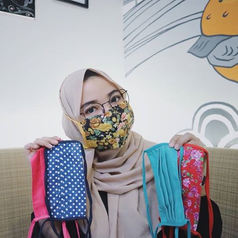 HIJAB Masker Kain Karakter Warna Tali Panjang