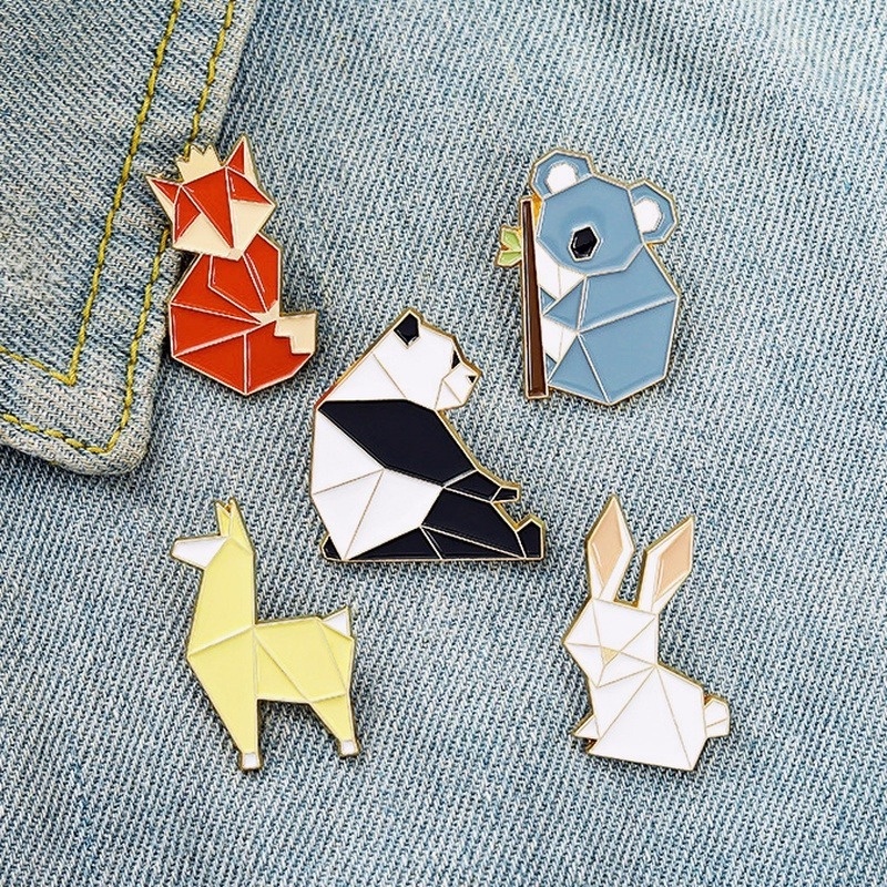 Bros Pin Enamel Desain Kartun Hewan Origami Rubah Panda Koala Alpaca Kelinci Untuk Pakaian Tas Anak