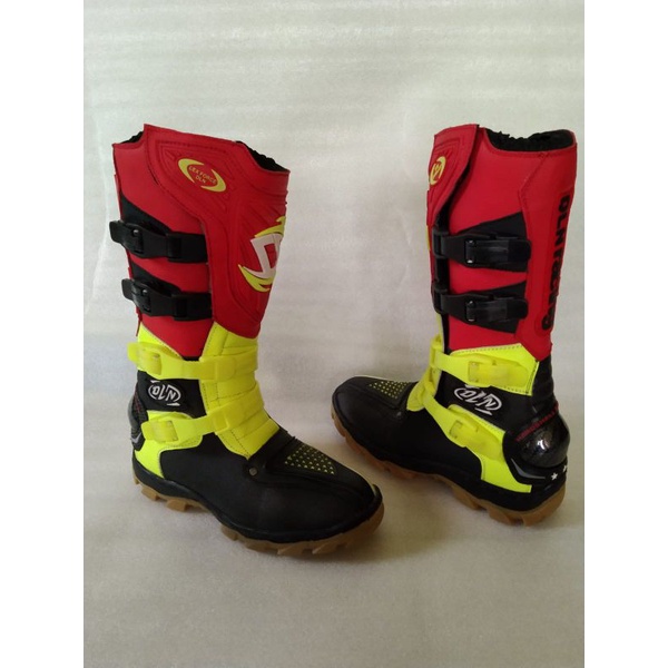 sepatu trail DLN kulit asli