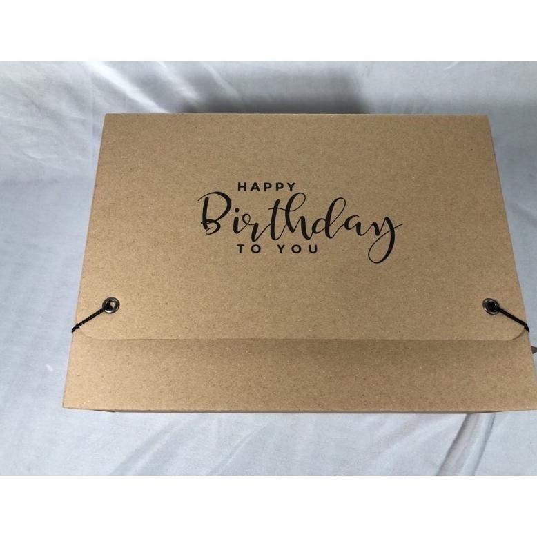

Happy Birthday Simple Box Premium Look Size : 30X22X10 Dan 32,5X28X11 Include Hangtag