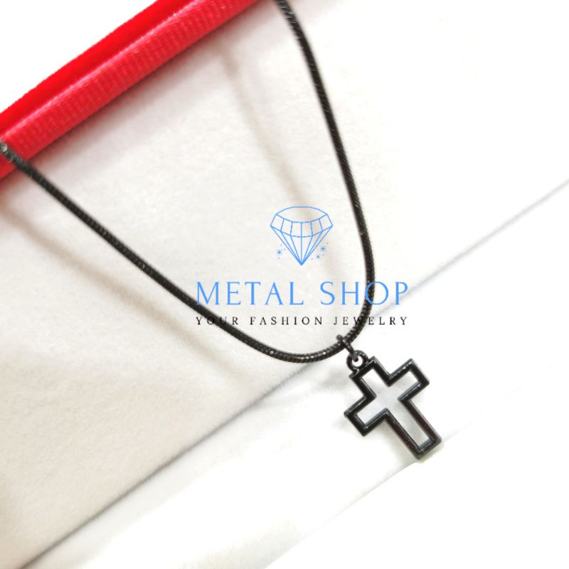 Kalung Liontin Salib Warna Hitam Titanium Anti Karat Pria Wanita