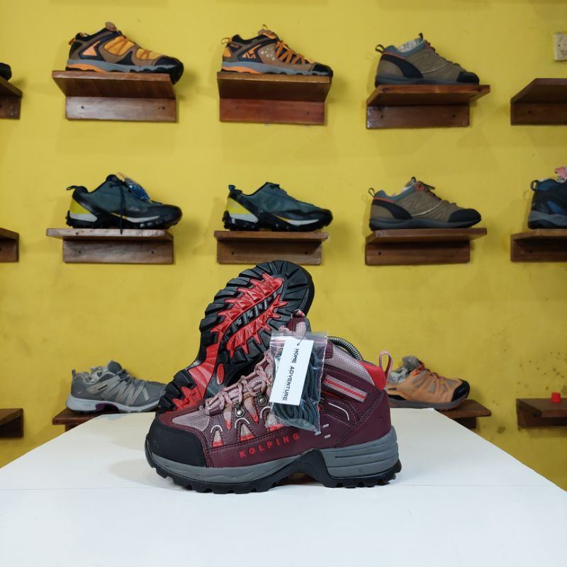 SEPATU OUTDOOR SECOND KOLPING SIZE 39 + BONUS TALI SEPATU GUNUNG