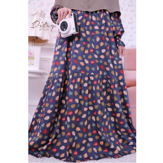 Ditsy Juli 2022..Monstera navy XL, Verdant munsell XL, Verdant Choco XL, Amore peach XL, Punto Eggpl