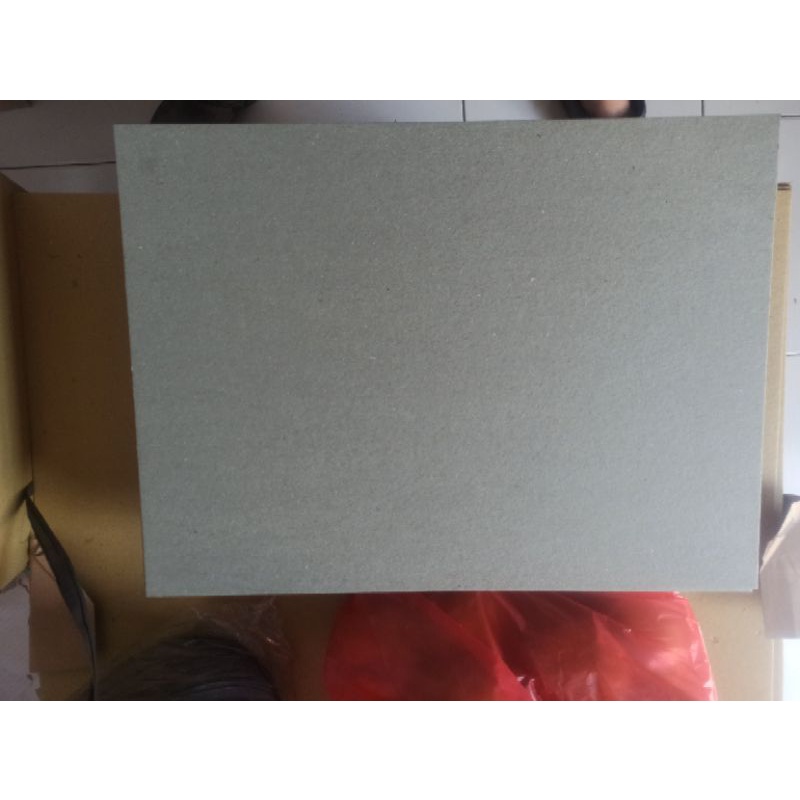 

11 lembar karton 30 abu halus ukuran 43 x 32 cm A3 kardus greyboard