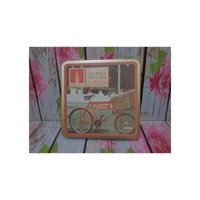 

POLAROID POST CARD IN LONDON INDIGO PAJANGA