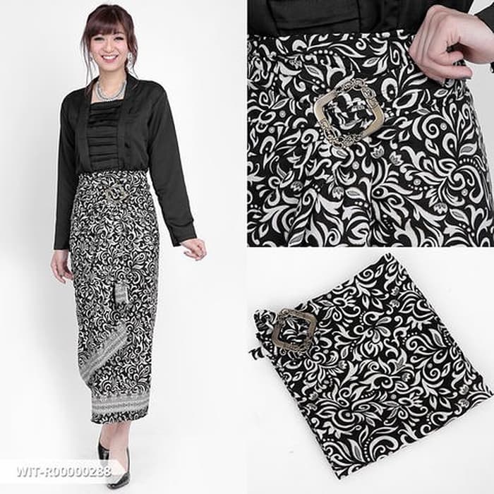 Rok Lilit / Kain Lilit Bawahan Kebaya Motif Mega Mendung.