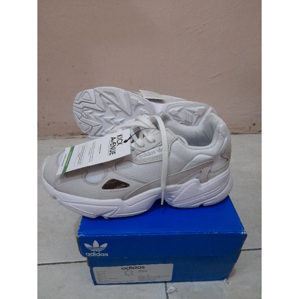 adidas falcon 5.5