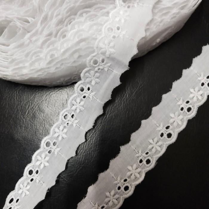 Nay Bordir / Renda Katun Bunga Kecil Best Quality Product Best Quality Product