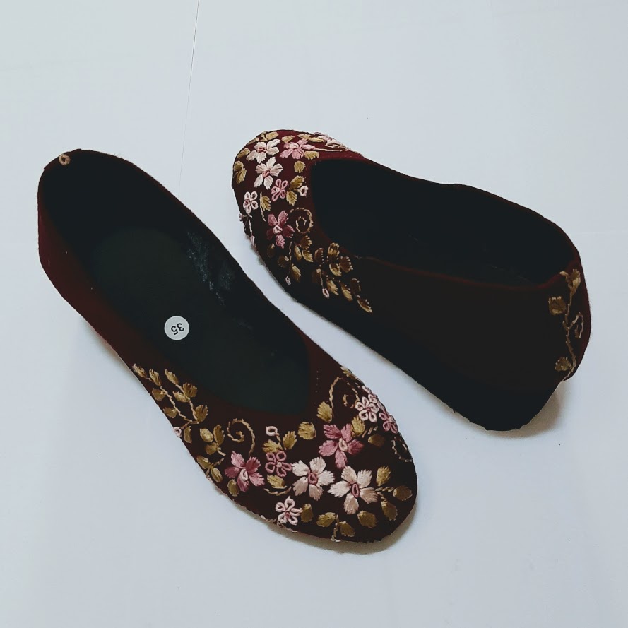 etnik fashion sepatu hak tinggi wanita pesta wedges slip on terbaru murah sulam marun