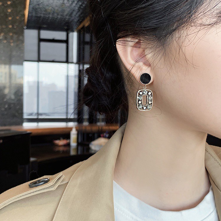 Anting 925 Silver Needle Bentuk Persegi Aksen Berlian Gaya Retro Korea Untuk Wanita