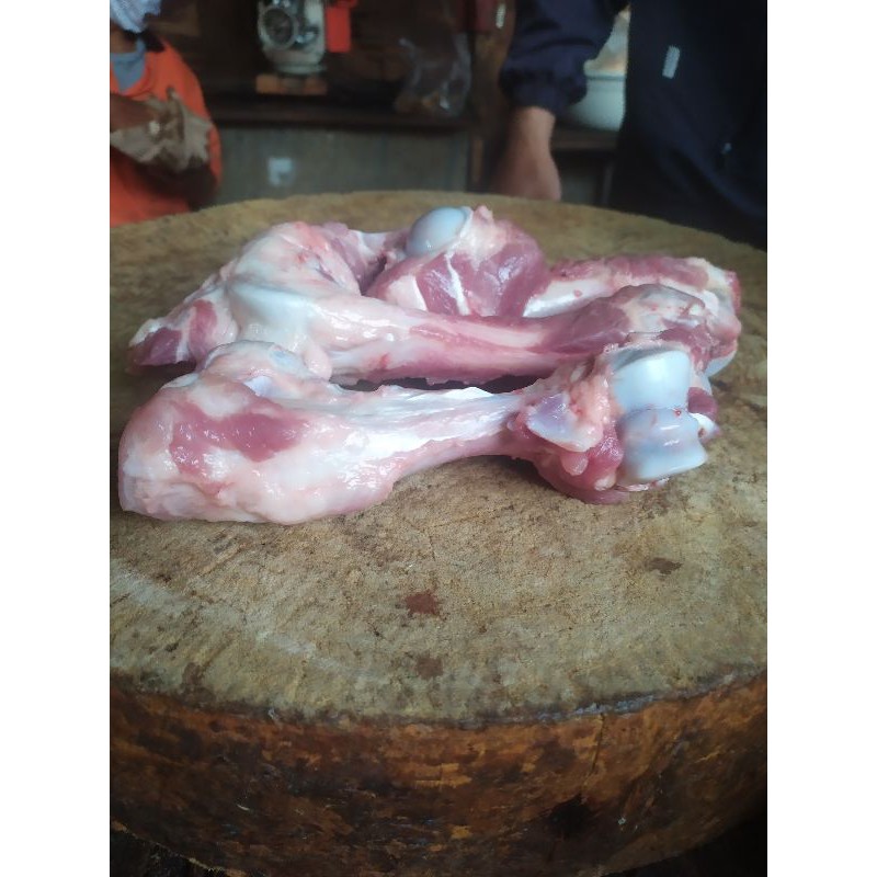 

Tulang dengkul Babi 1 KG