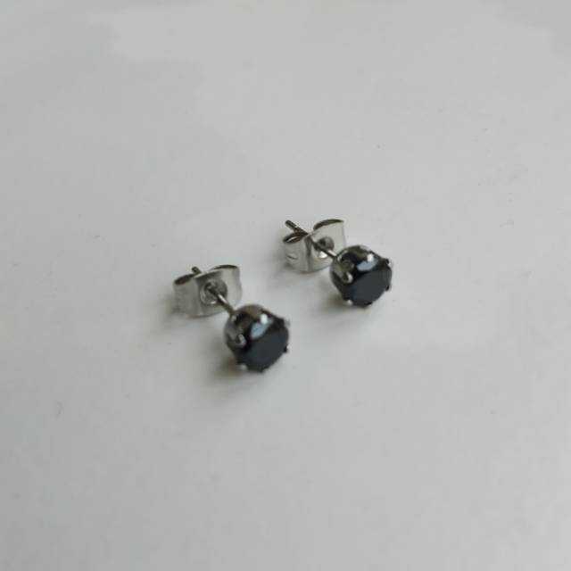 Anting Wanita Pria Tusuk Black Diamond CZ-1