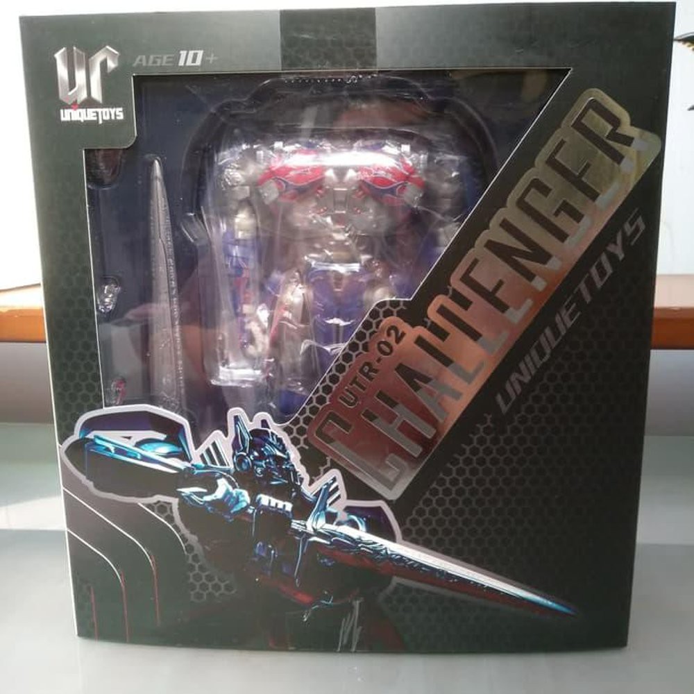 Dijual Unique Toys UT R  02 Optimus Prime Challenger Transformer Limited
