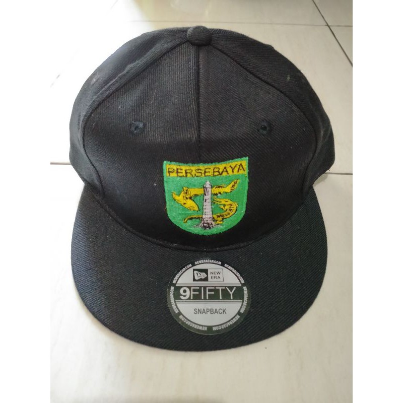 TOPI LOGO PERSEBAYA SURABAYA HITAM MODEL SNAPBACK DATAR