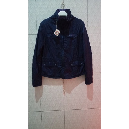 Jaket Second Outdoor Wanita Colombia