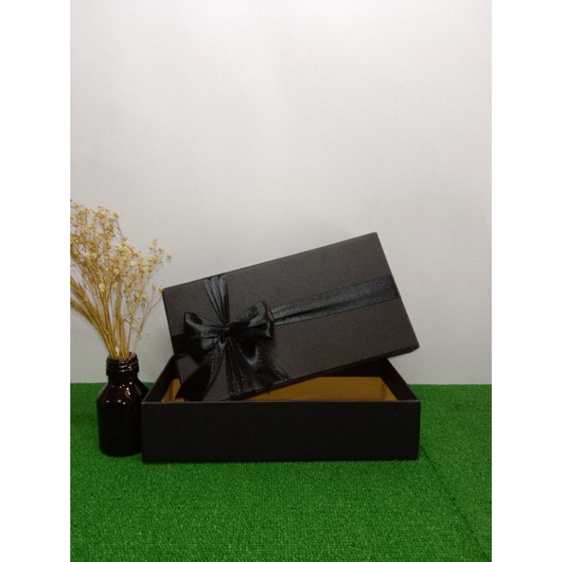 

Gift Box Small + Kotak Hadiah + 23x12x5 cm