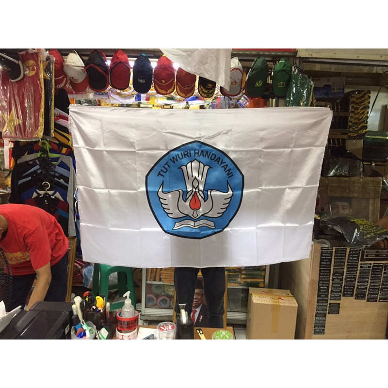 Bendera tut wuri handayani bahan satin 90x135 cm