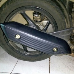 Cover Tameng Tutup Knalpot Motor Beat Fi l Sparepart Variasi Pelindung Knalpot Beat FI Kualitas Standar Original Hitam Murah