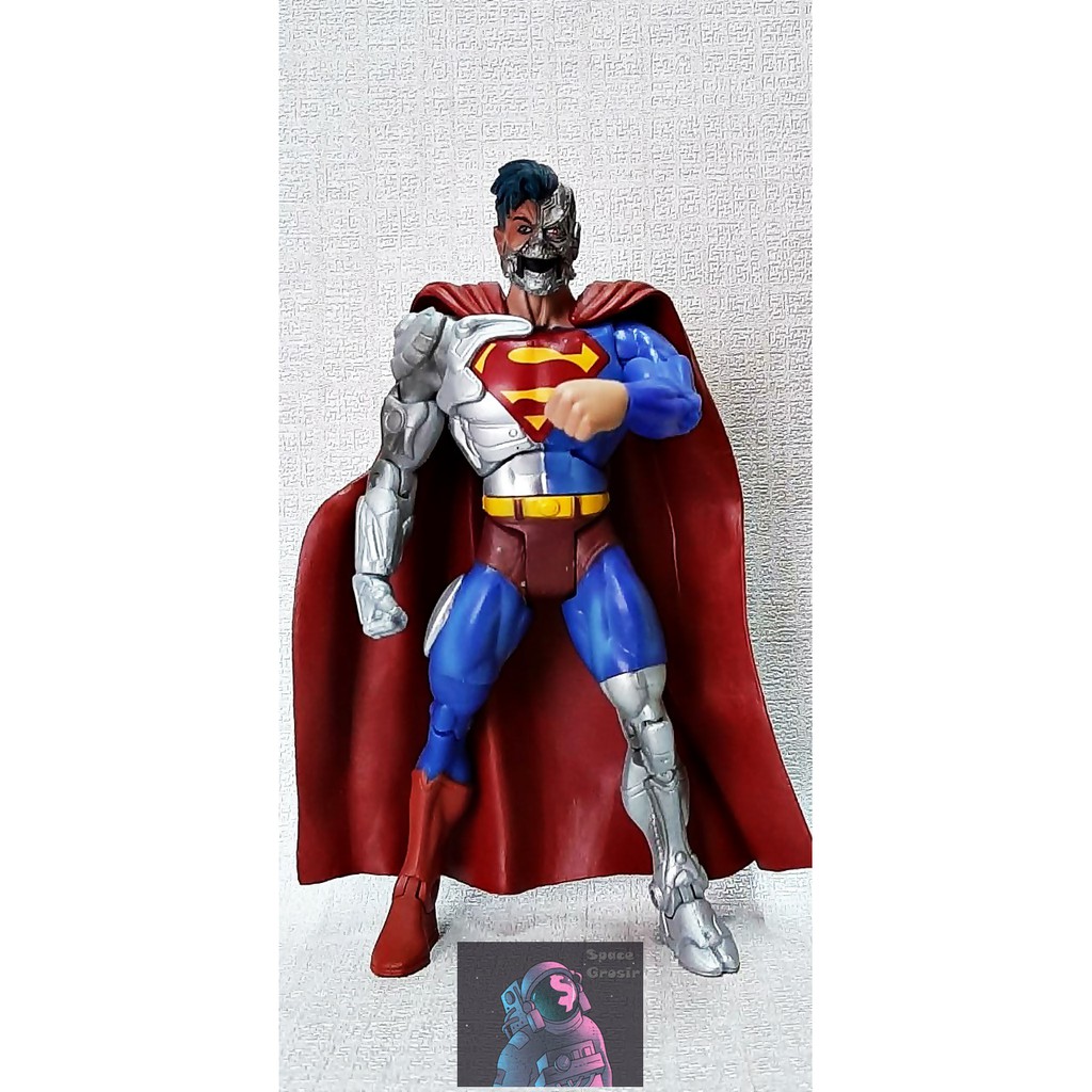 Action Figure DC Universe Classics Superman Cyborg