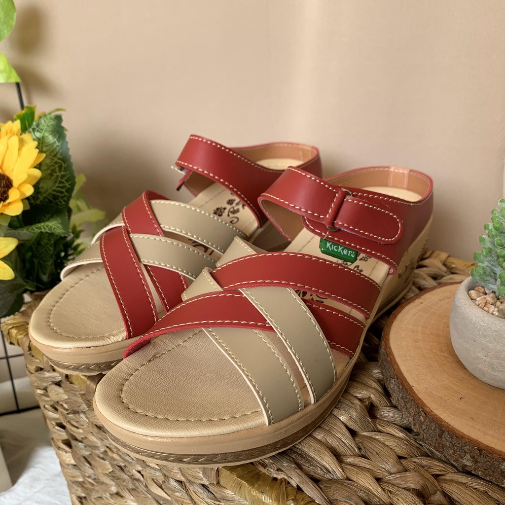 WEDGES SLOP MERAH 2 SANDAL WANITA CEWEK KECE POPULER SENDAL SLOP TERMURAH HAK 5CM SLOP KOKOP CASUAL SALE PROMO Sandal Wanita Wedges Korean Style Elegant Wedges Wanita Sandal Selop / Slop Karet Kekinian Murah Casual