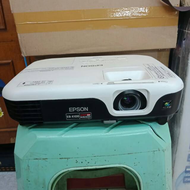 Projector proyektor Epson eb x100 seken like new