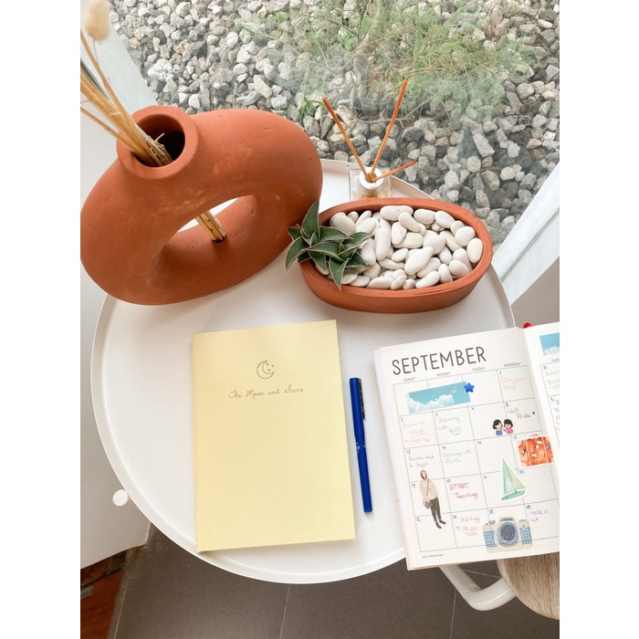 

[RESTOCK] Buku Catatan Notebook Diary Planner Journal Agenda Polos The Moon - A5 Hard Agenda
