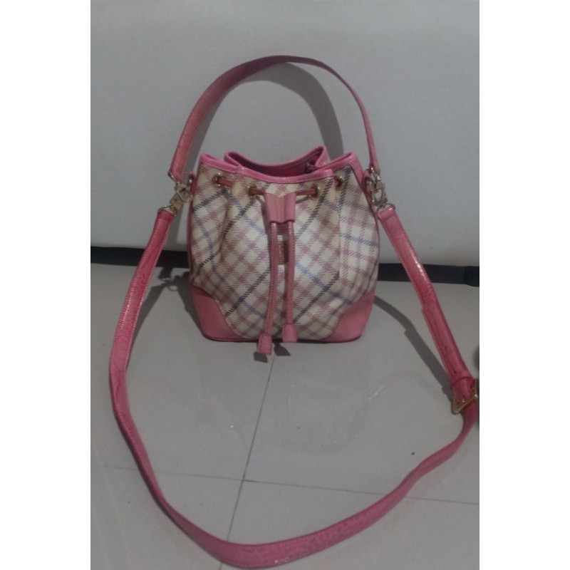 Tas Second atau Preloved sling Dan shoulder serut brand Daks Original