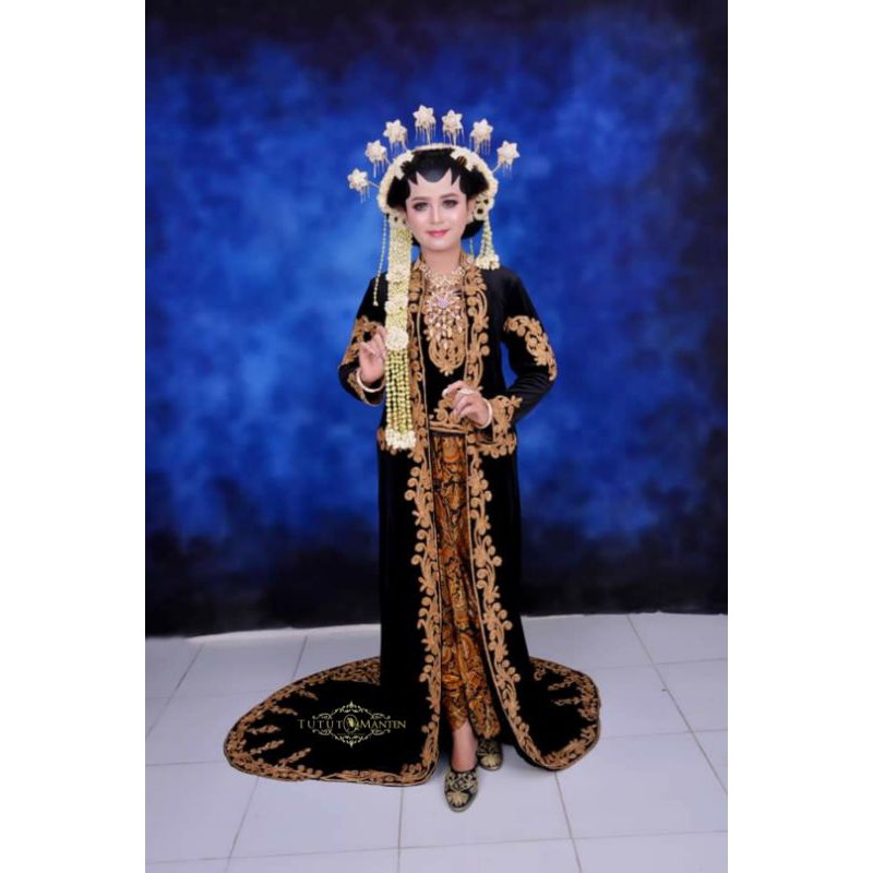 KEBAYA PENGANTIN BLUDRU KUTU BARU EKOR