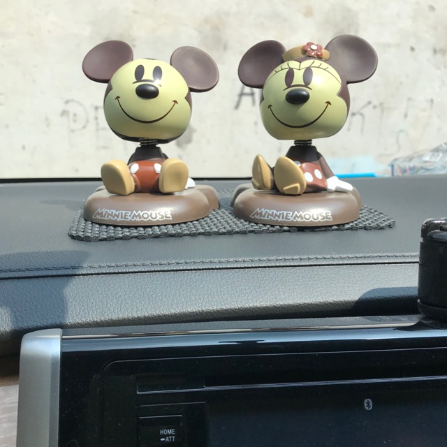 Boneka mickey minnie dasbord kepala bisa goyang Miniatur/pajangan Dasboard Mobil Bobblehead Mickey mouse