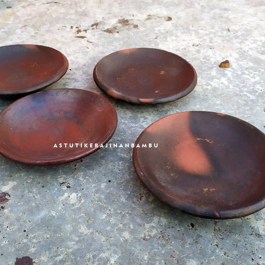 Piring Tanah Liat 15 cm/cobek tanah liat/ lemper tanah liat/ tahu gejrot /kerajinan tanah liat/ piri