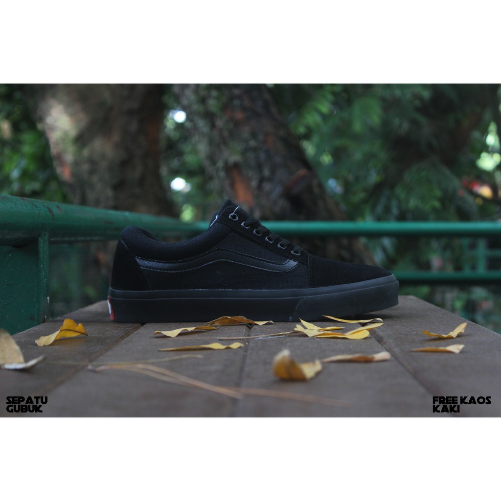 SEPATU VANS AUTHENTIC FULL BLACK HITAM POLOS WHITE PUTIH OLDSKOOL ERA  ICC IFC DT