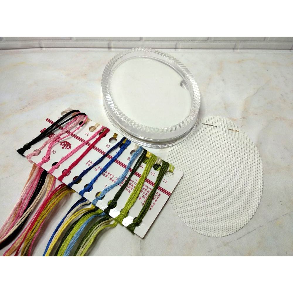 Paket Sulam Kristik Strimin Frame Acrylic DOME 120419 Hiding Boy Bunga