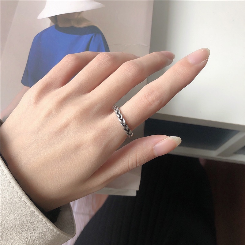 Cincin Desain Twisted Retro Korea Unik untuk Pria dan Wanita