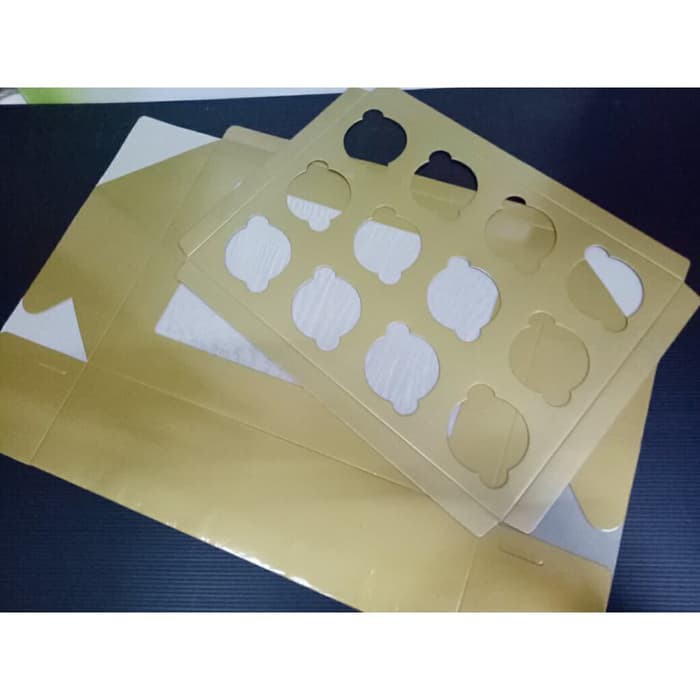 

Terjual DUS GOLD CUPCAKE LUBANG 12 ISI 10PICS / DUS CUPCAKE L12 EMAS / DCCMS12 Murah