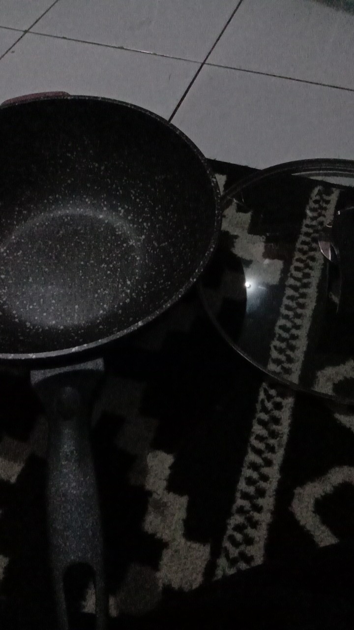 Wajan Stirwok 30cm Marble Pan Die Cast Titanium Metalic Coating