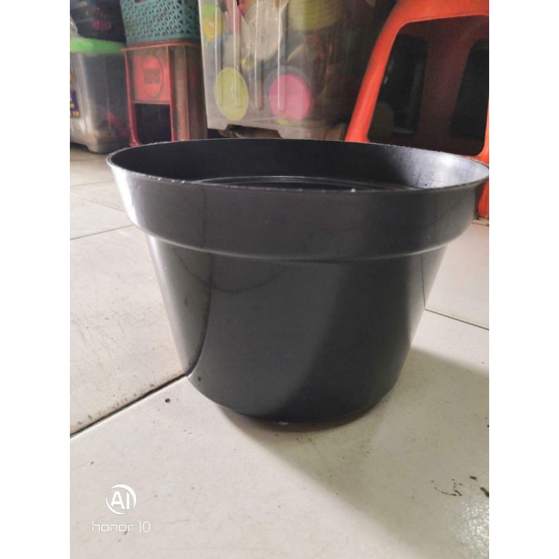 Pot Bunga Pot Tanaman Plastik 20 cm pot kembang hitam