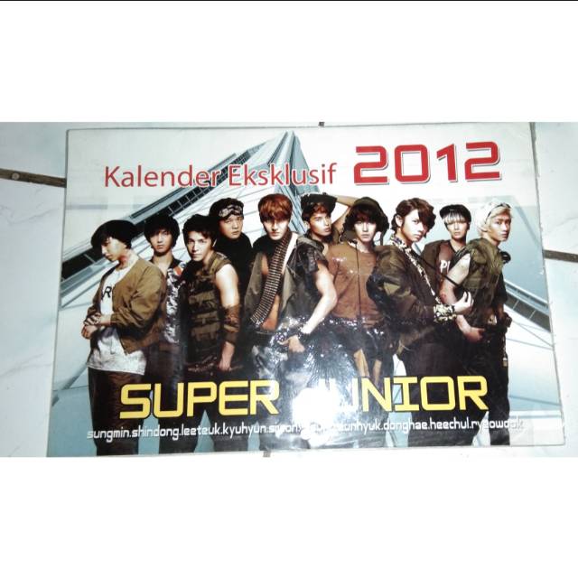 Perloved Kalender Dinding Super Junior 2012