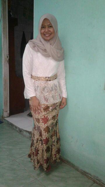 Maxi Elsa Cape Brokat Premium