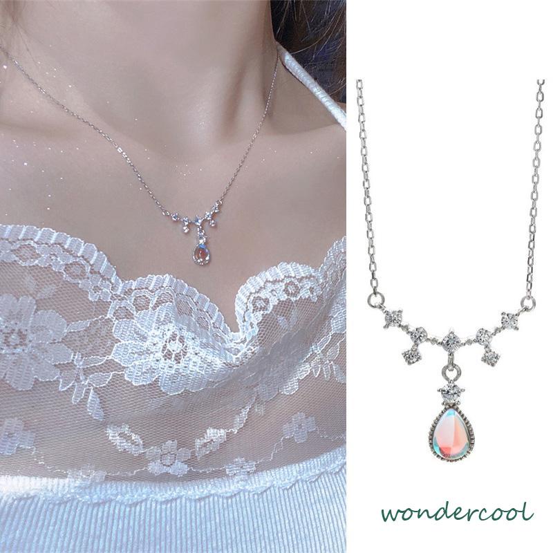 Kalung Fashion Wanita All-match Niche Design Light Luxury Moonstone Water Drop Necklace-Won