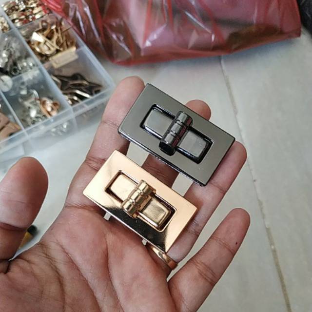 Kunci tas putar kotak GOLD, BLACK, SILVER