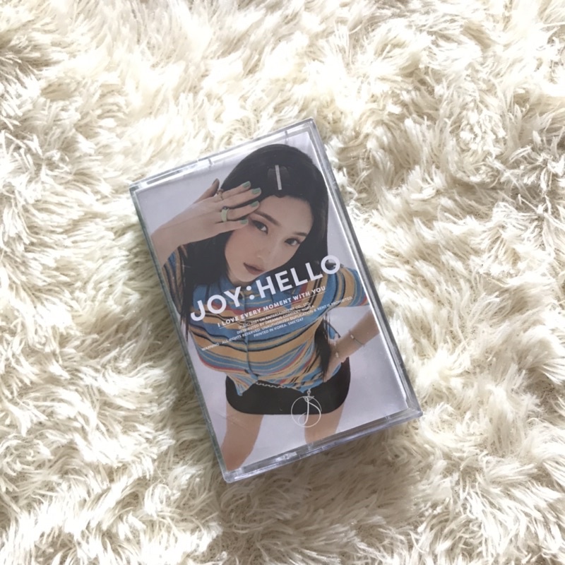 Cassette Hello Joy Red Velvet