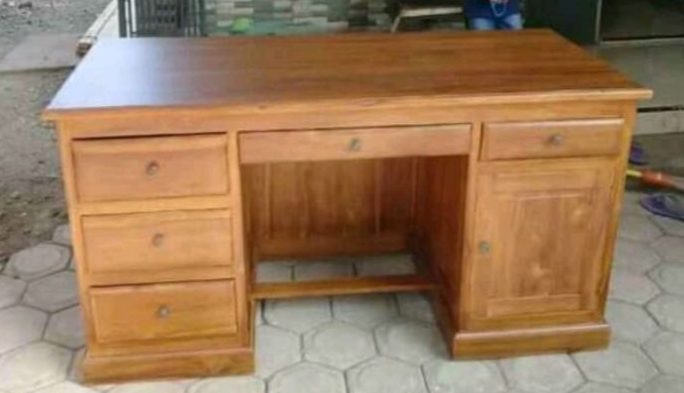 Meja kantor minimalis kayu jati