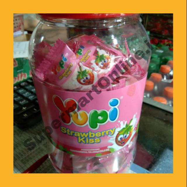 

Permen Yupi Strawberry Kiss TOPLES [ ISI +-125PCS ]