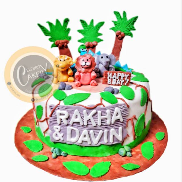 

Animal Jungle Full Fondant Cake
