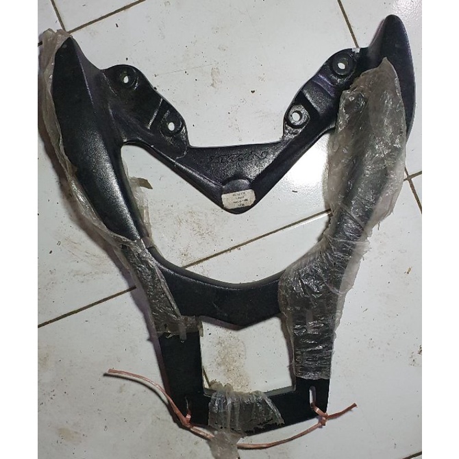 braklet / bracrlet ./ besi dudukan belakang NMAX HITAM