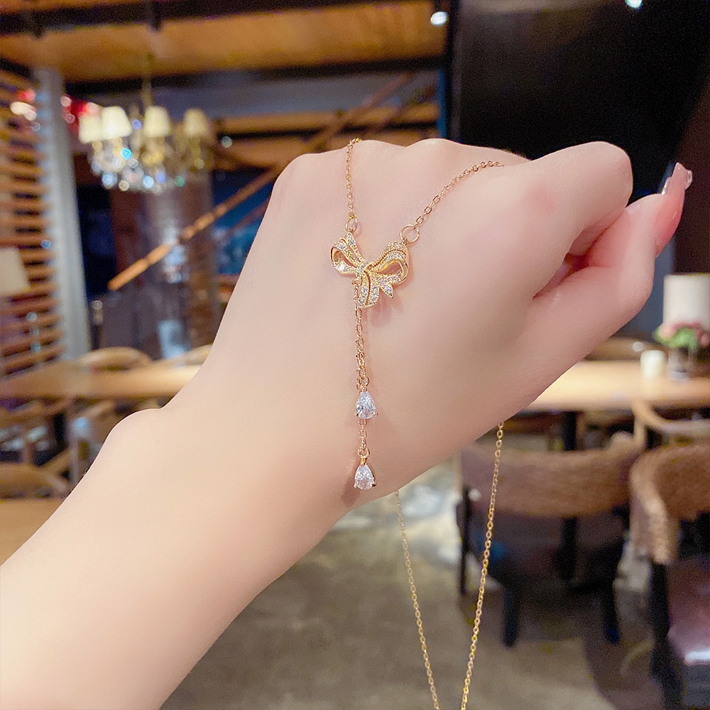 XiaoboACC Kalung Rantai Klavikula Bahan Titanium Steel Lapis Emas 18K Dengan Liontin Ikatan Simpul Ukuran Untuk Wanita - 38CM + 6CM