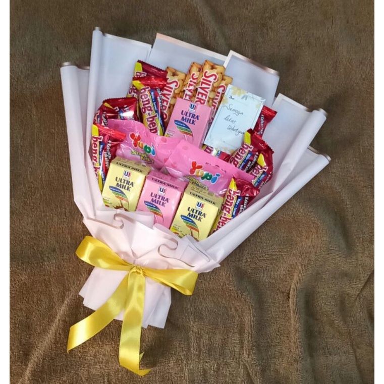 Ready bucket snack/bucket makanan/bucket valentine/cake snack/kado ulang tahun