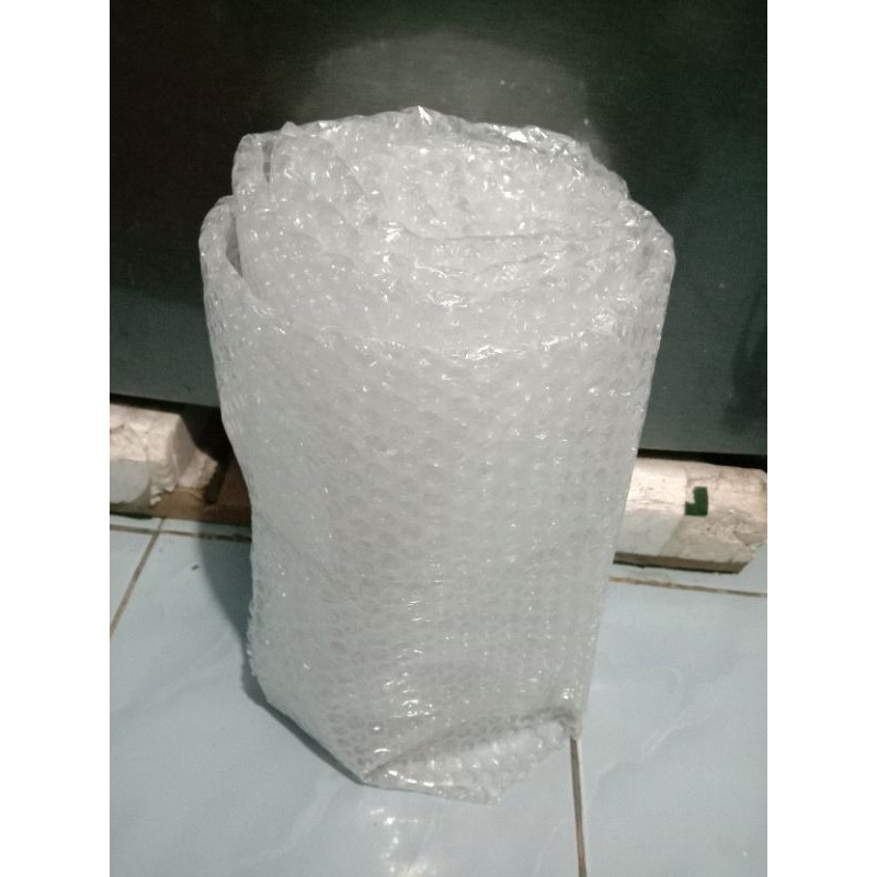 bubble warp lebar 30cm x 10 meter hrg 1 pc Rp: 7000  , bsa pakai Greb ,gojek ,